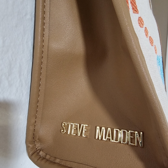 Steve Madden Tote Bag - Picture 6 of 6